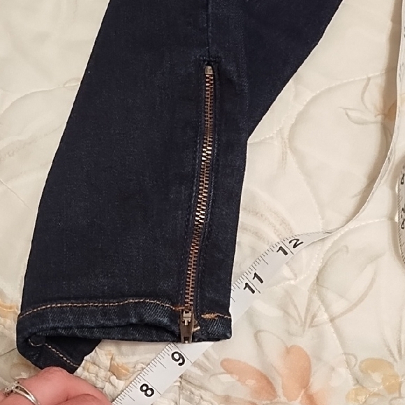 Old Navy Women's Dark Blue Straight Leg Jeans - Picture 11 of 11